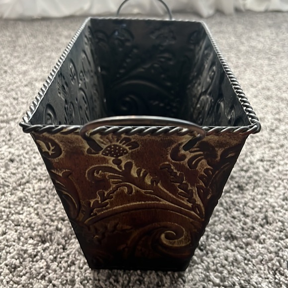 Excellent condition!! Decorative metal box - Picture 4 of 7